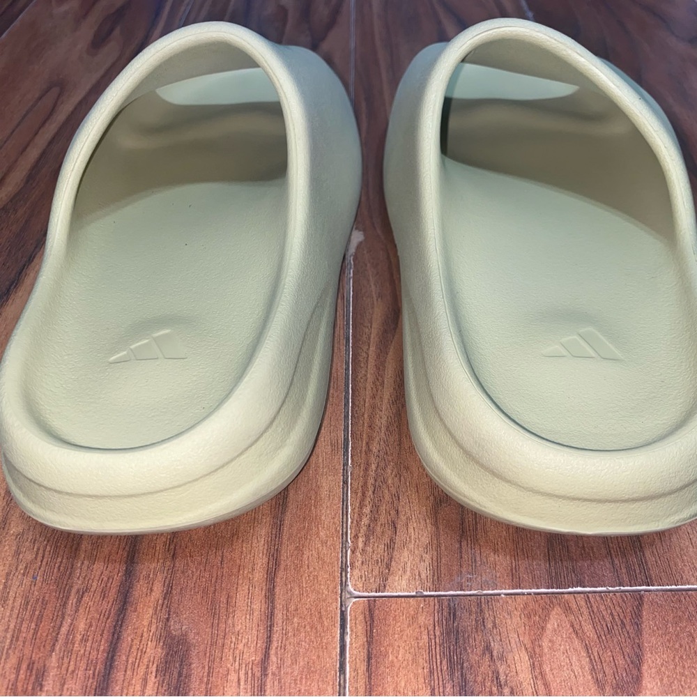 Adidas Yeezy Slide Resin Size 10 Men - Picture 5 of 12